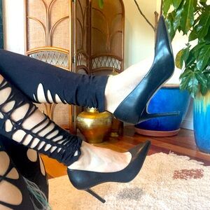 Sam Edelman classic black pumps